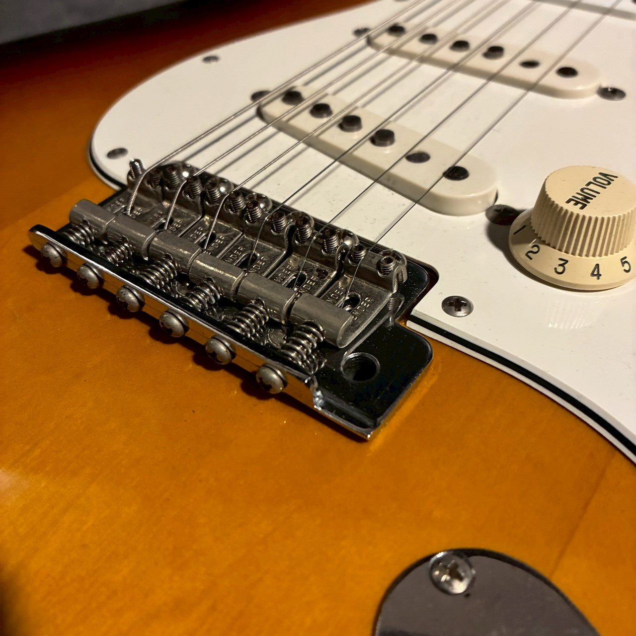 Fender Japan ST-62 3Tone Sunburst Oシリアル 97-00年製 【3.5kg】【USED】