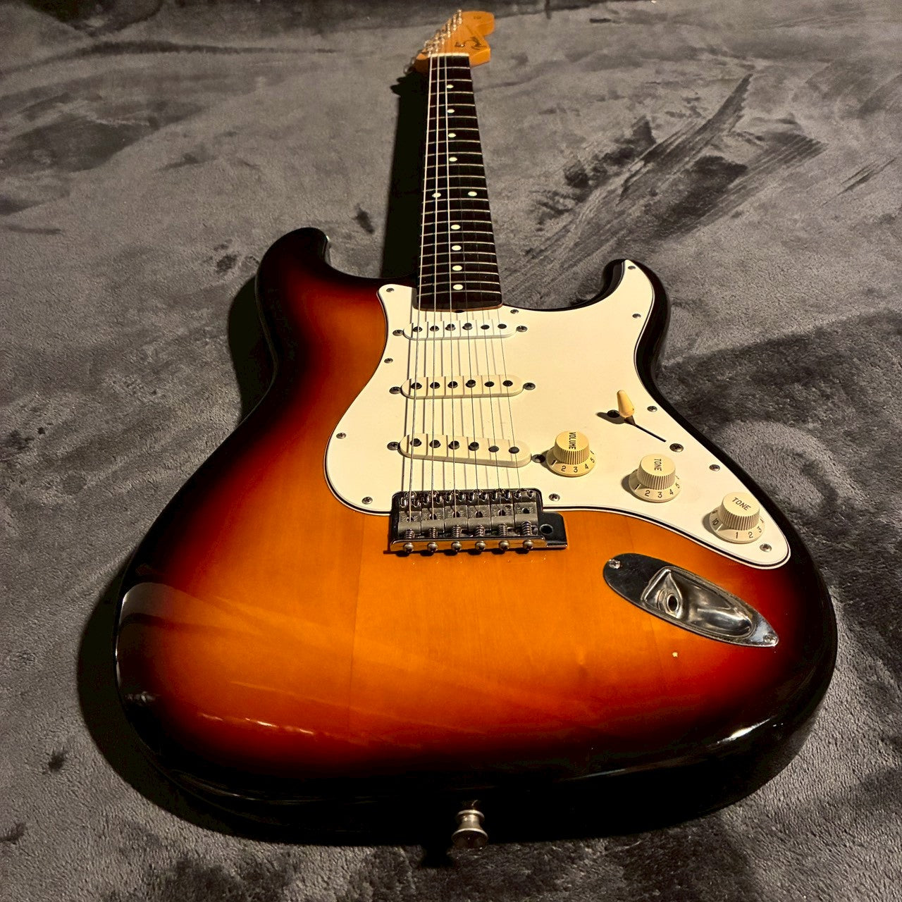 Fender Japan ST-62 3Tone Sunburst Oシリアル 97-00年製 【3.5kg】【USED】