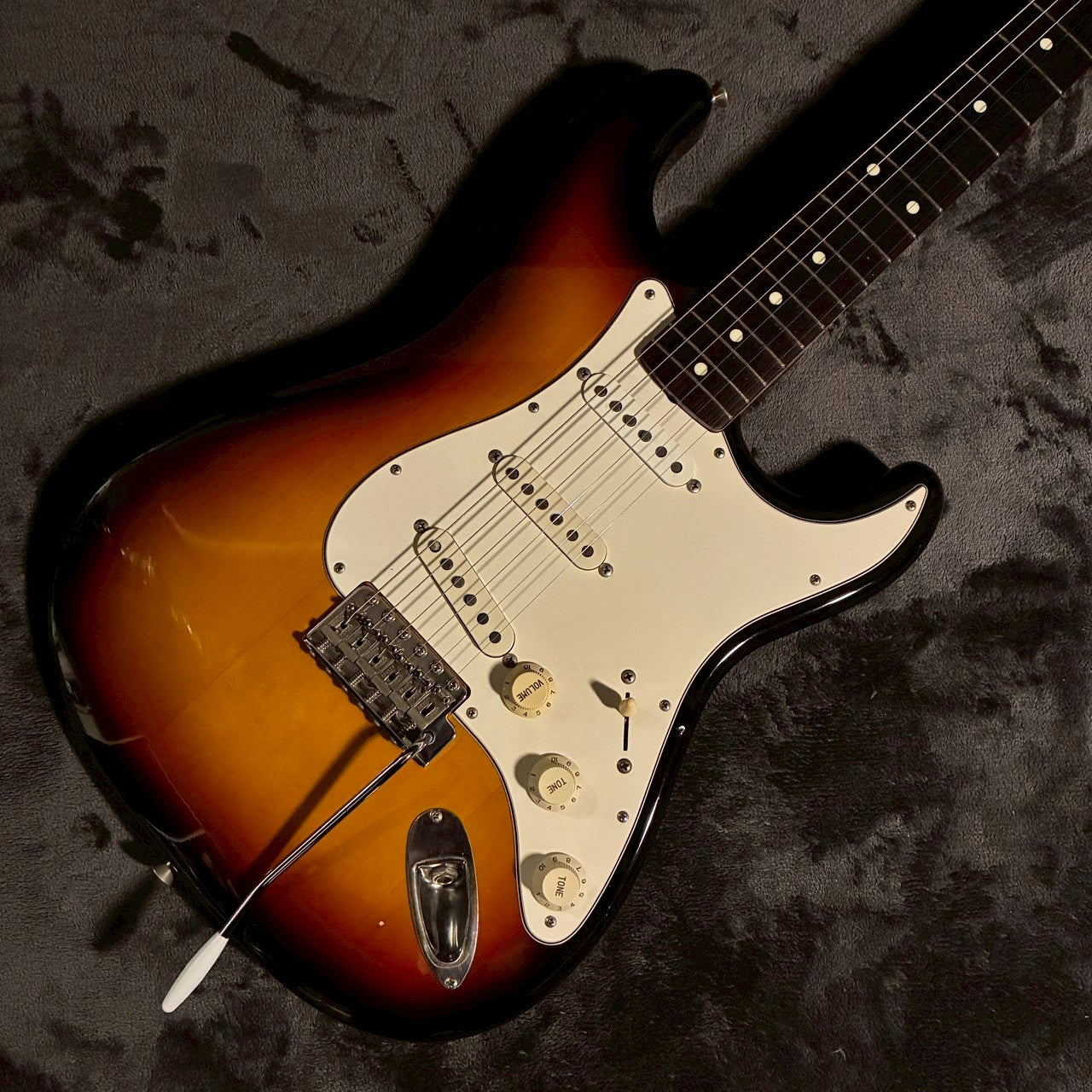 Fender Japan ST-62 3Tone Sunburst Oシリアル 97-00年製 【3.5kg】【USED】