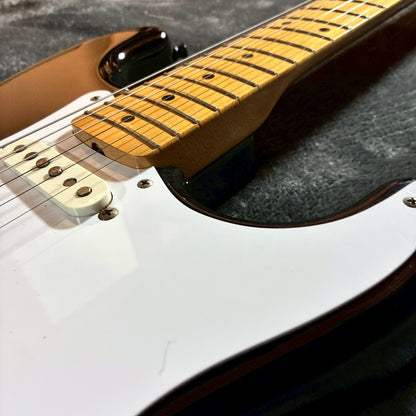 Fender Japan ST-57 (ネックEシリアル) 【USED】【約3.27kg】