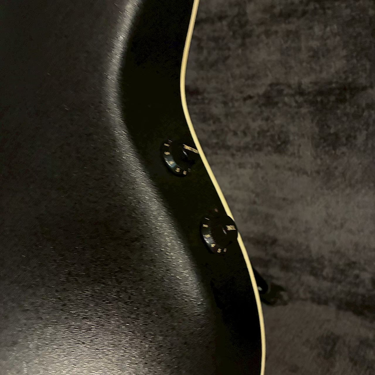 Celebrity by Ovation CC57【2.21kg】