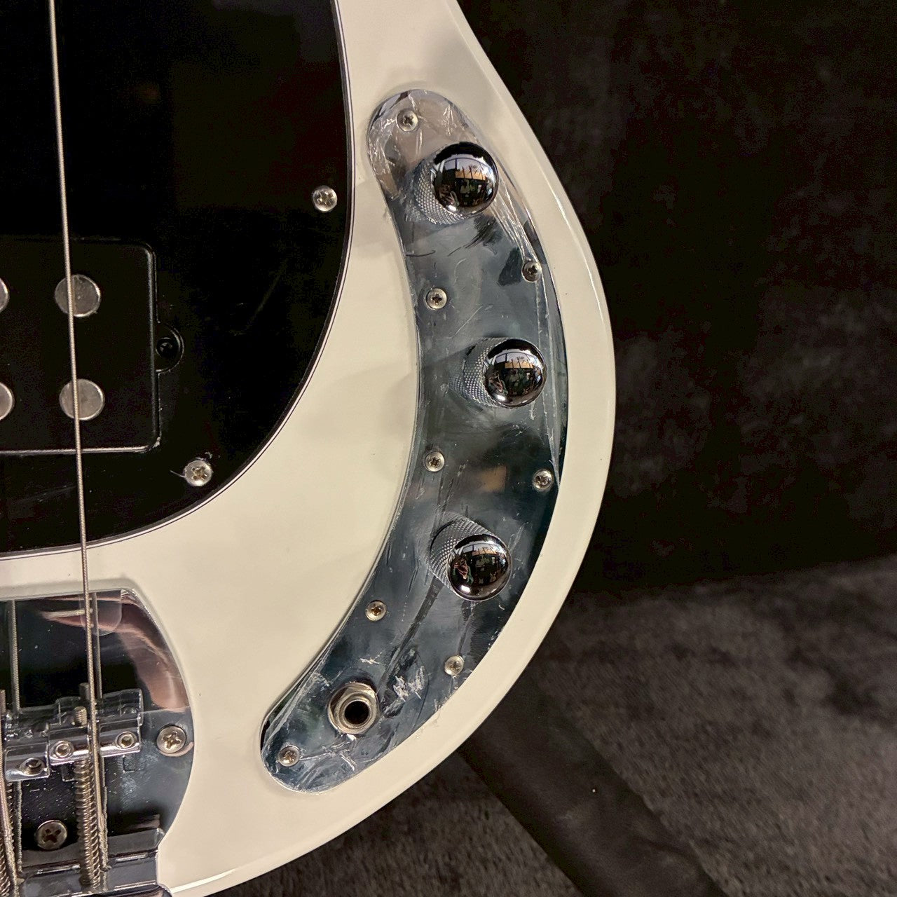 Sterling by MUSICMAN S.U.B Ray4【4.01kg】