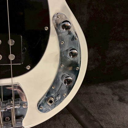 Sterling by MUSICMAN S.U.B Ray4【4.01kg】