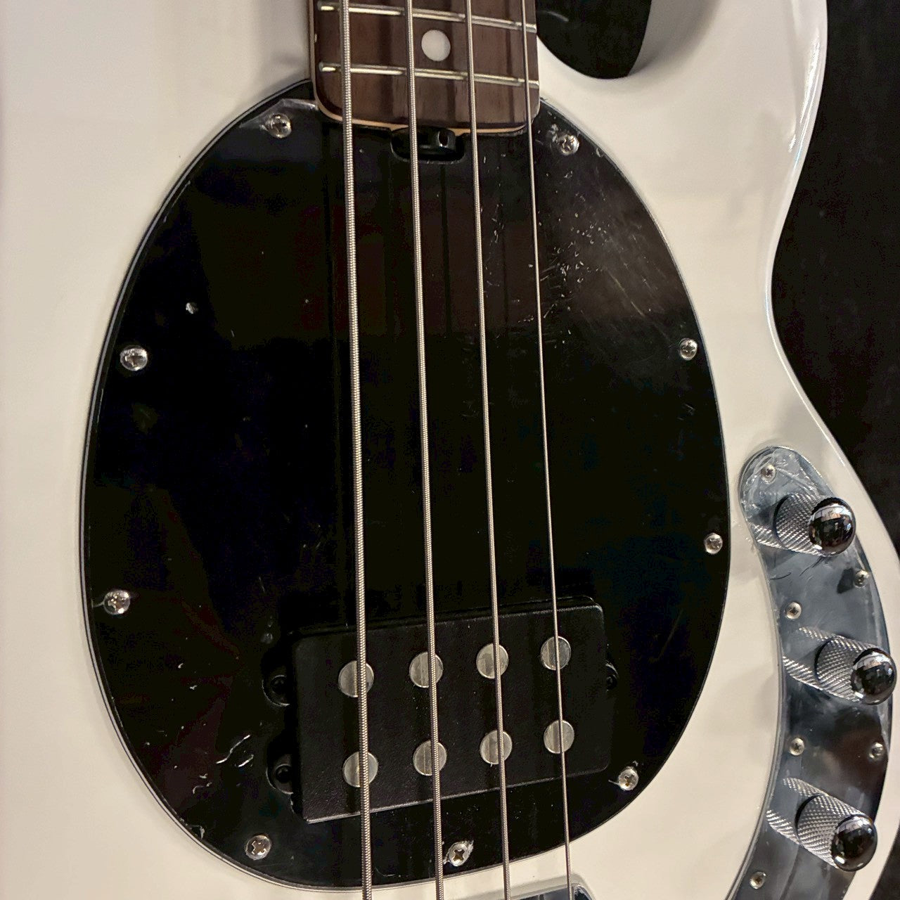 Sterling by MUSICMAN S.U.B Ray4【4.01kg】
