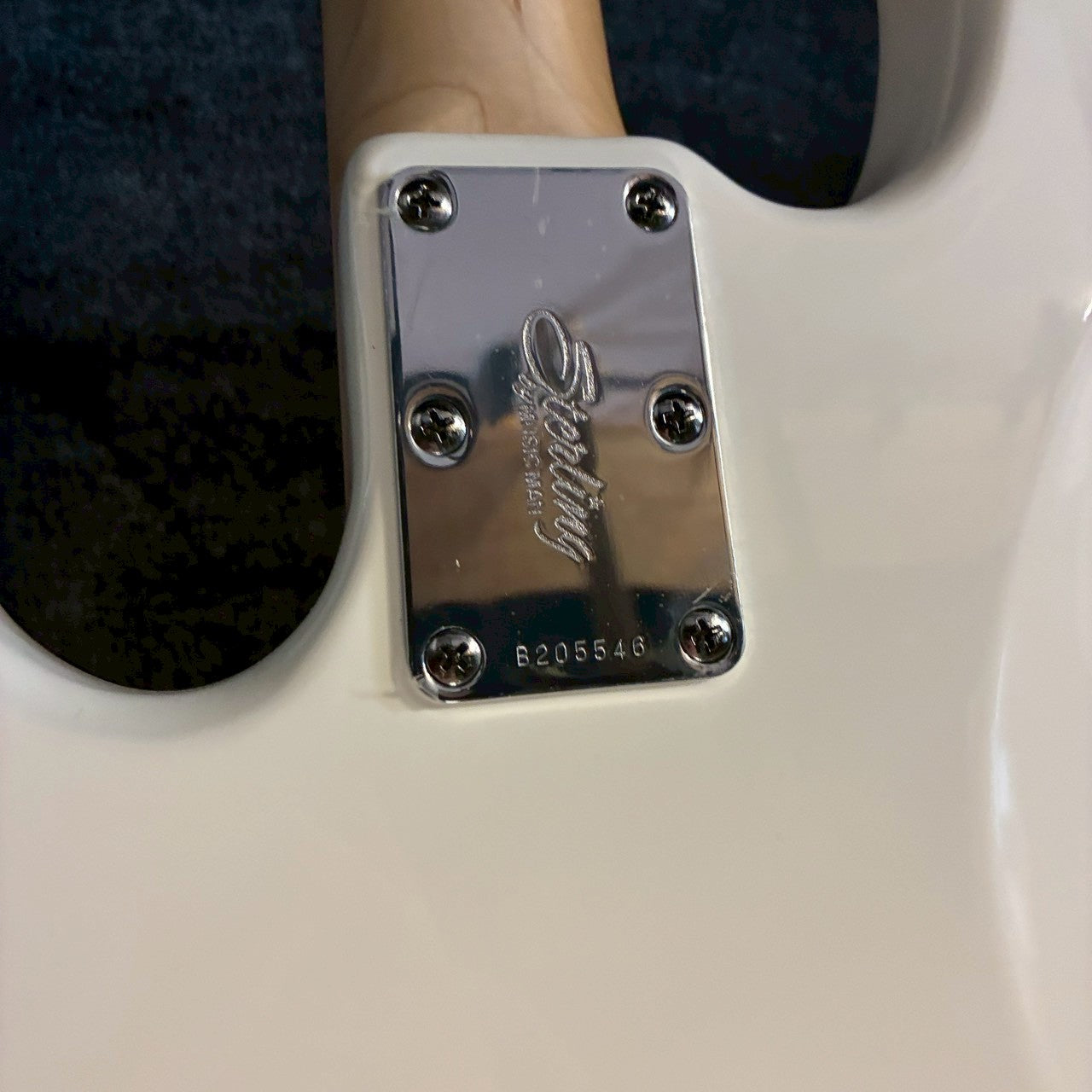 Sterling by MUSICMAN S.U.B Ray4【4.01kg】